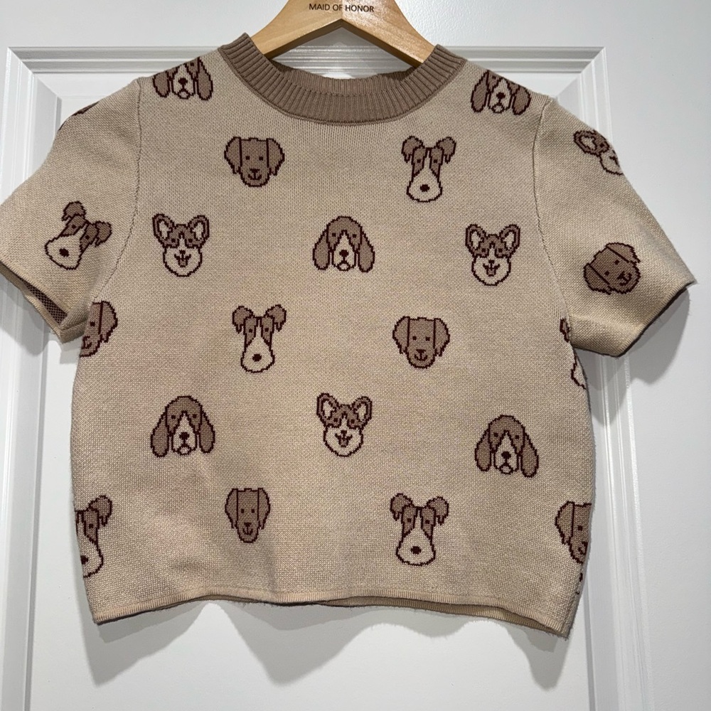 debut Beige and Brown Knit Short-Sleeve Sweater with Dog Motif